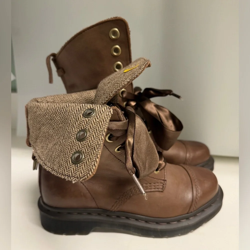 Dr. Martens Doc Aimilita Military Style Boots Dark Brown  Ribbon Laces NWOT US 6 - Picture 5 of 10